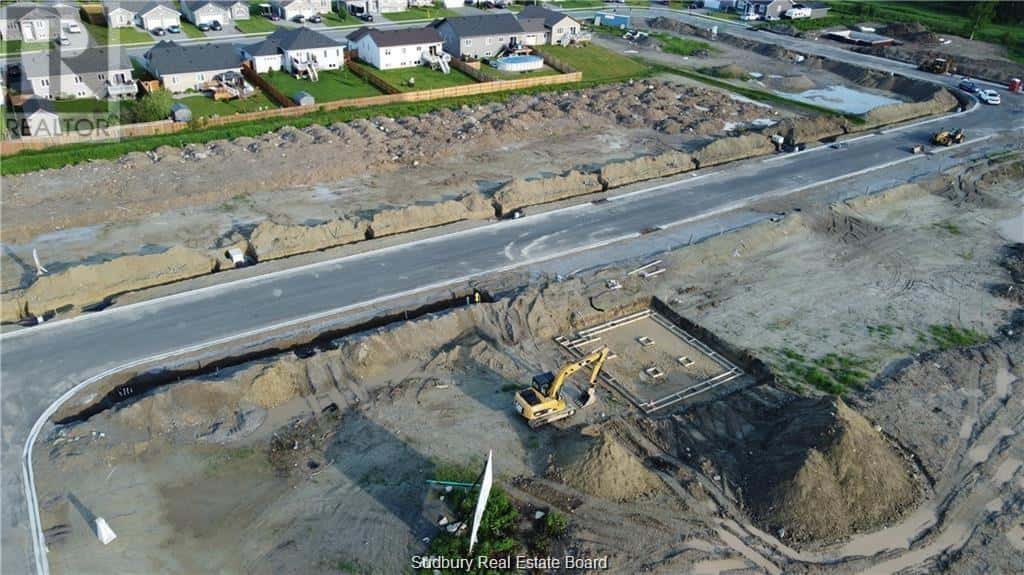 4304 Larocque Avenue — Val Caron, Ontario - Photo 4 of 13