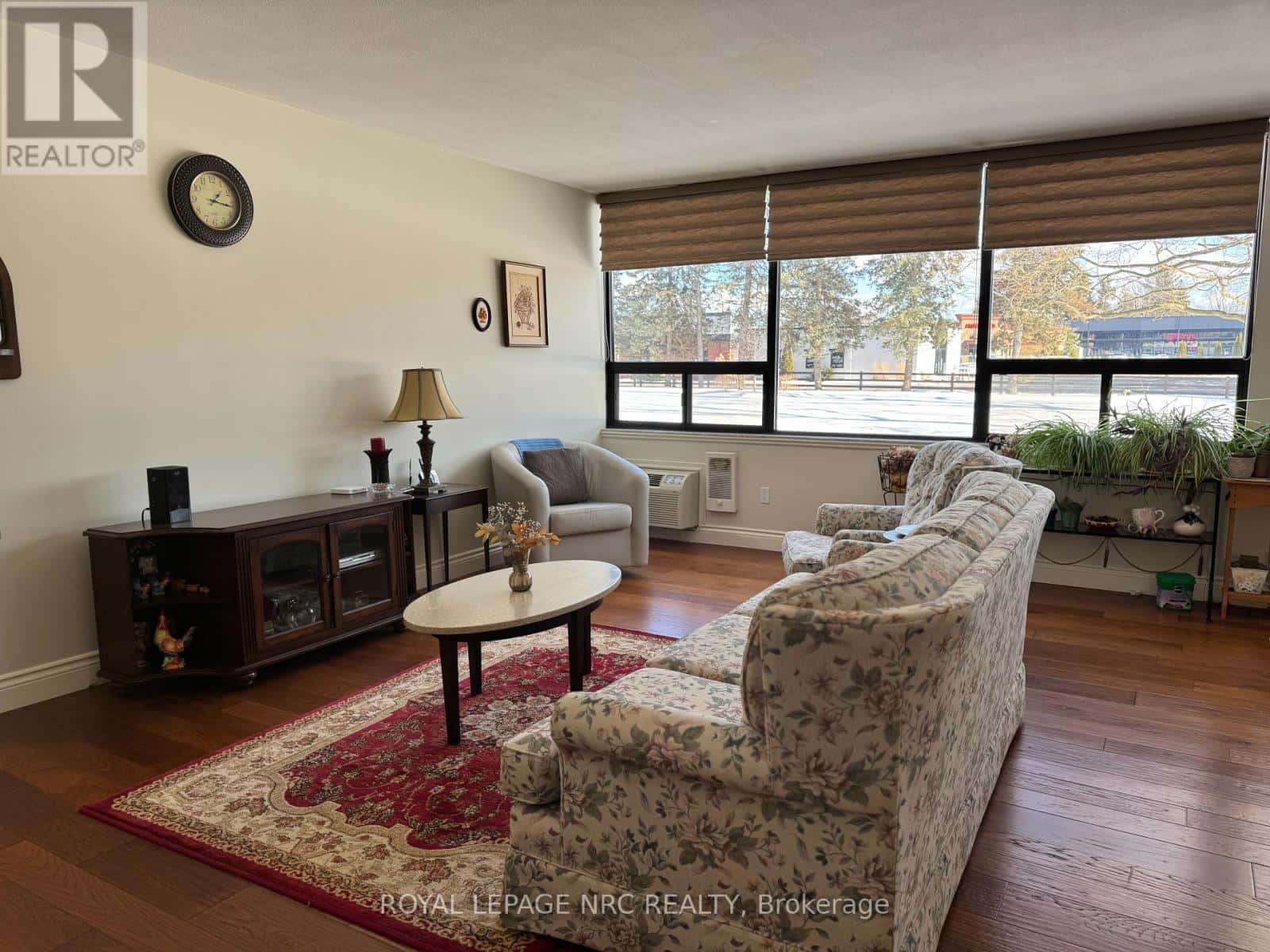 102A - 190 HIGHWAY 20 W — Pelham (Fonthill), Ontario - Photo 3 of 23