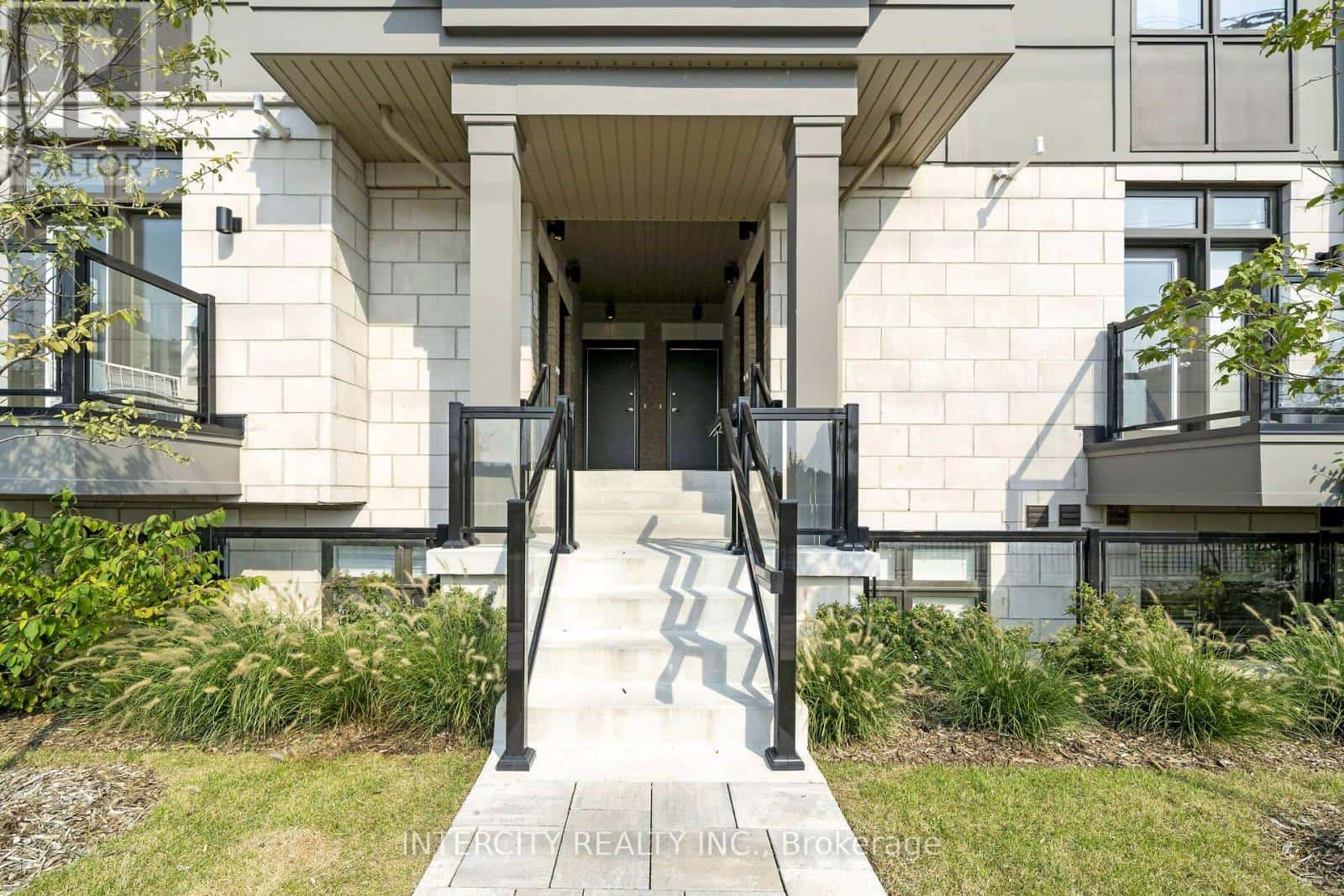 205 - 30 HALLIFORD PLACE — Brampton (Goreway Drive Corridor), Ontario - Photo 2 of 18