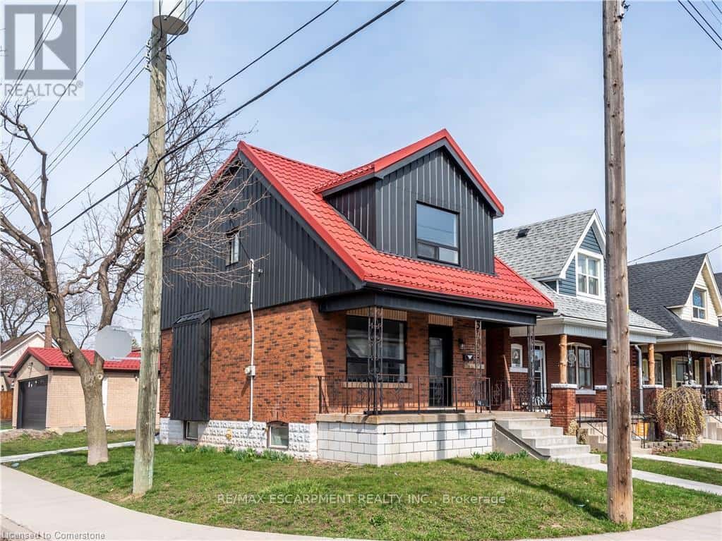 49 CAMERON AVENUE N — Hamilton (Homeside), Ontario - Photo 3 of 40