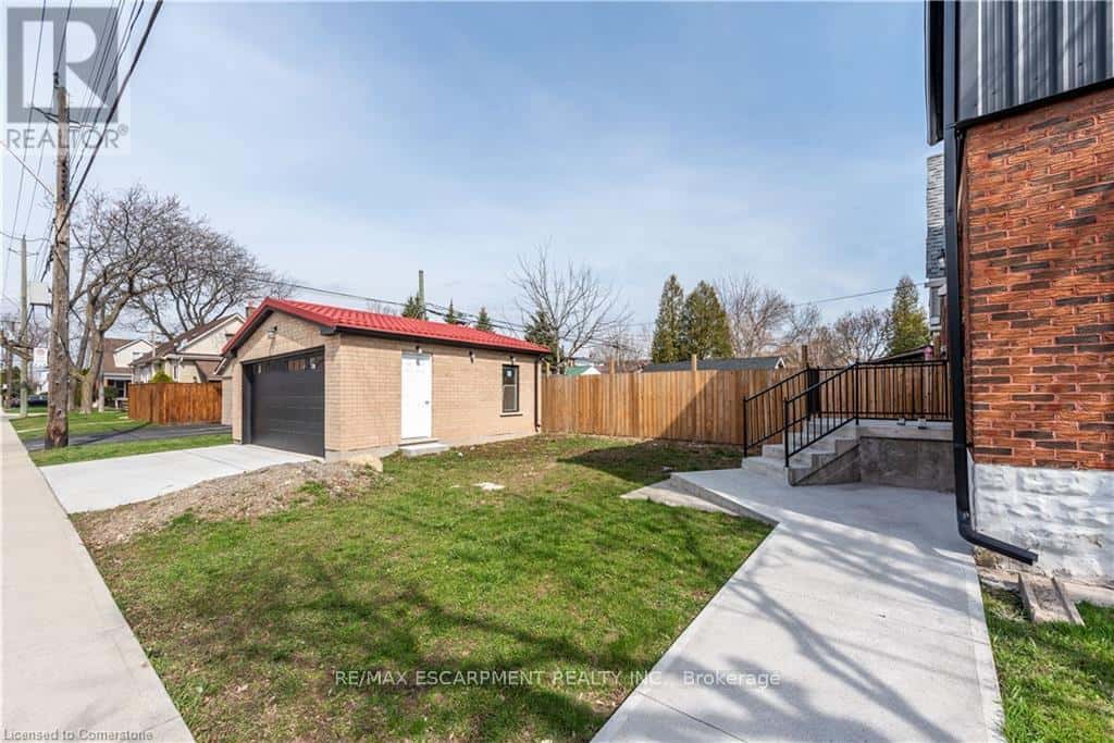 49 CAMERON AVENUE N — Hamilton (Homeside), Ontario - Photo 5 of 40