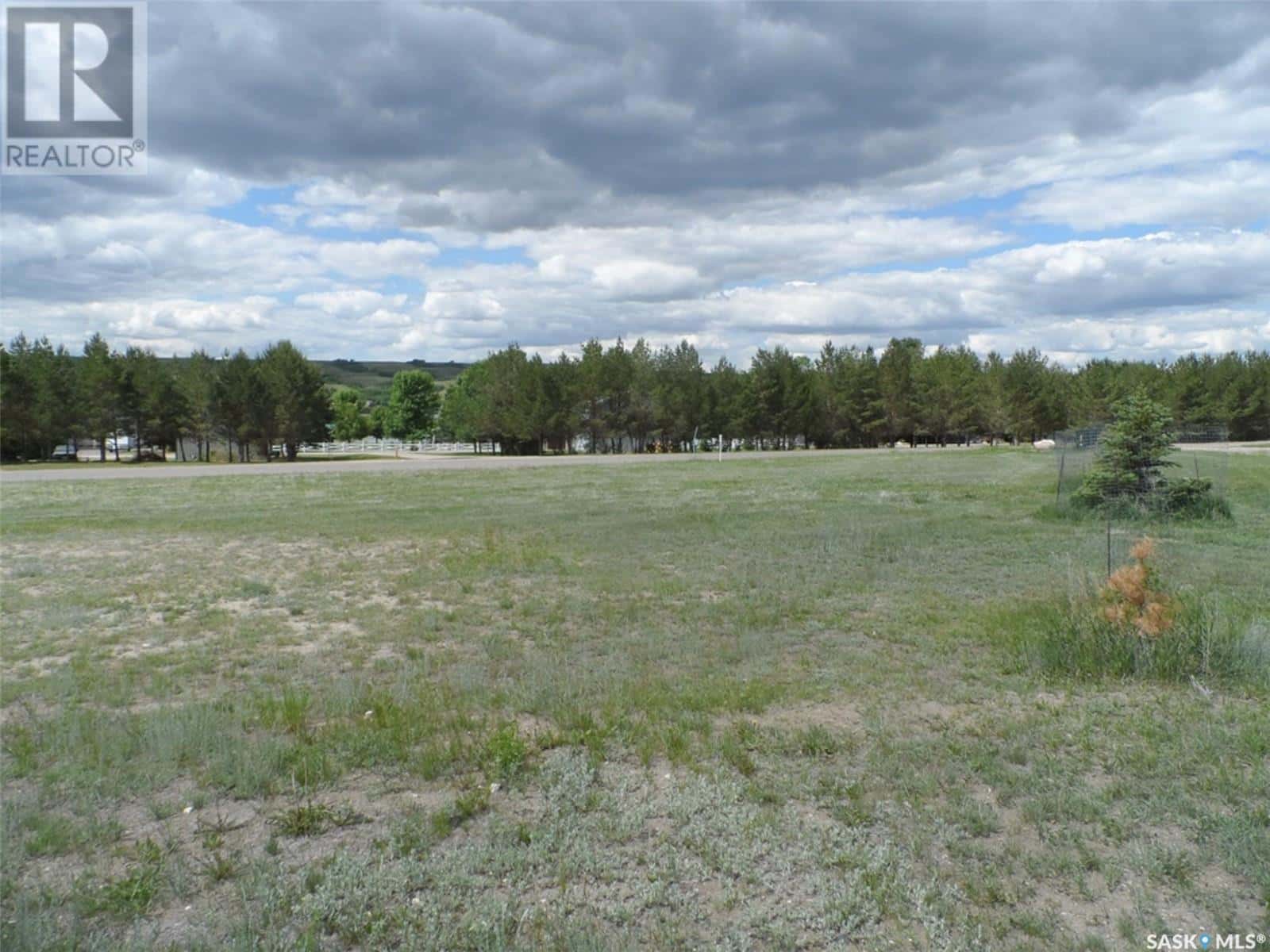 3 Ross PLACE — North Grove, Saskatchewan - Photo 2 of 3