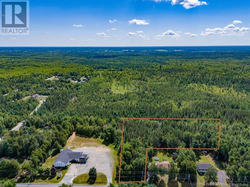 Wellington Street — Miramichi, New Brunswick - Photo 2 of 7