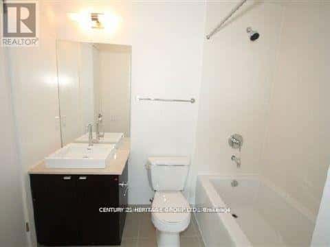 2201 - 105 THE QUEENSWAY AVENUE — Toronto (High Park-Swansea), Ontario - Photo 4 of 17