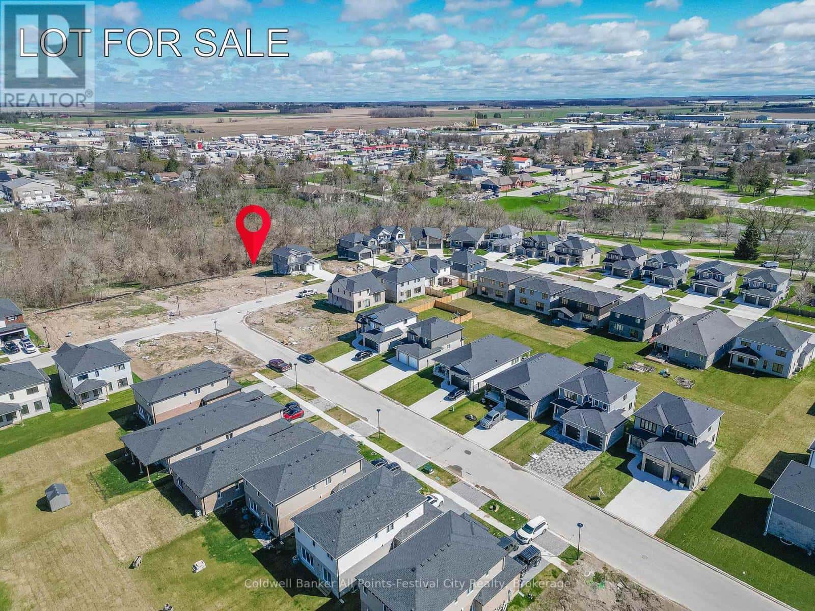 62 GREENE STREET — South Huron (Exeter), Ontario - Photo 2 of 7