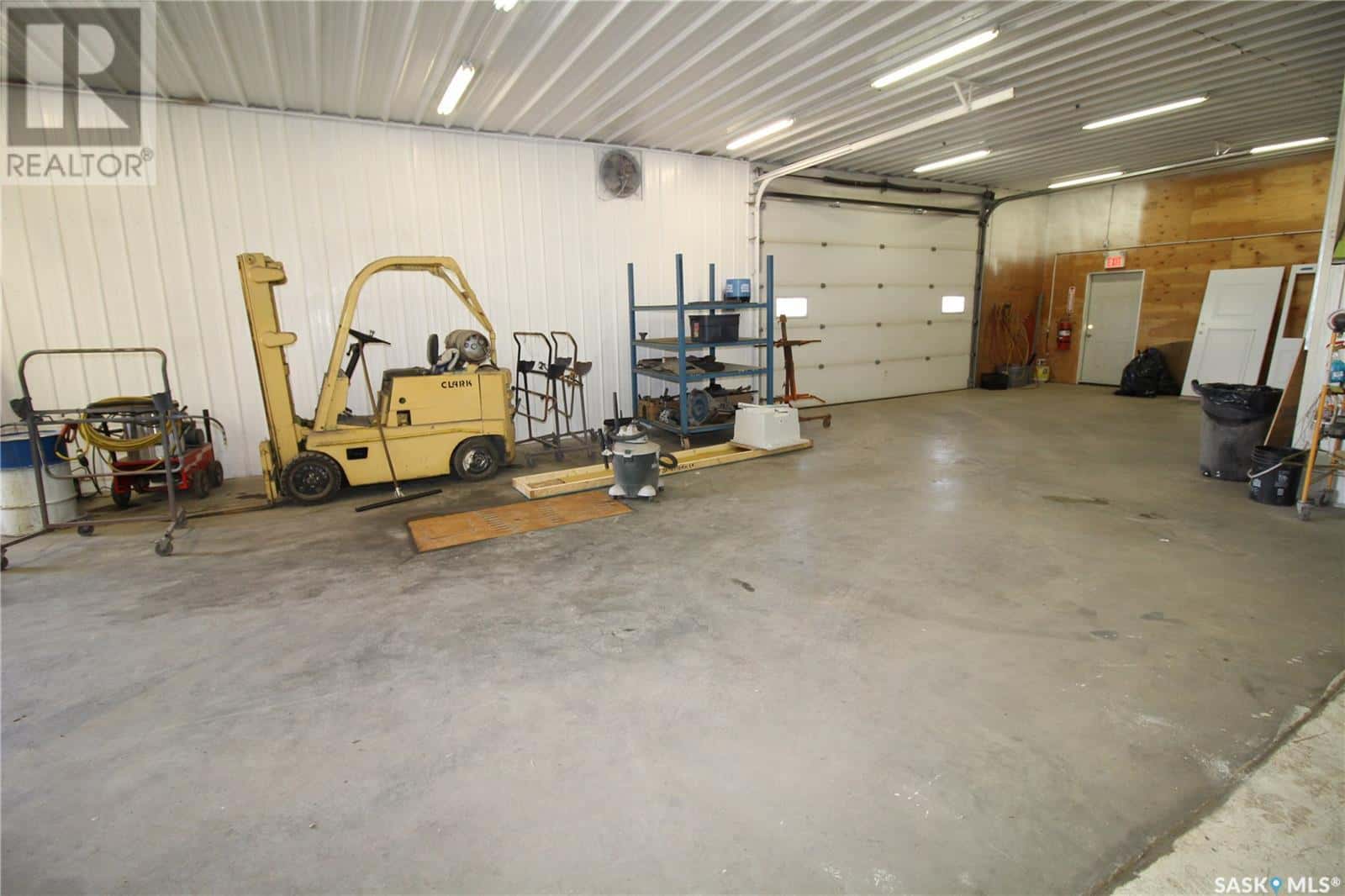 102 5th AVENUE W — Battleford, Saskatchewan - Photo 5 of 13