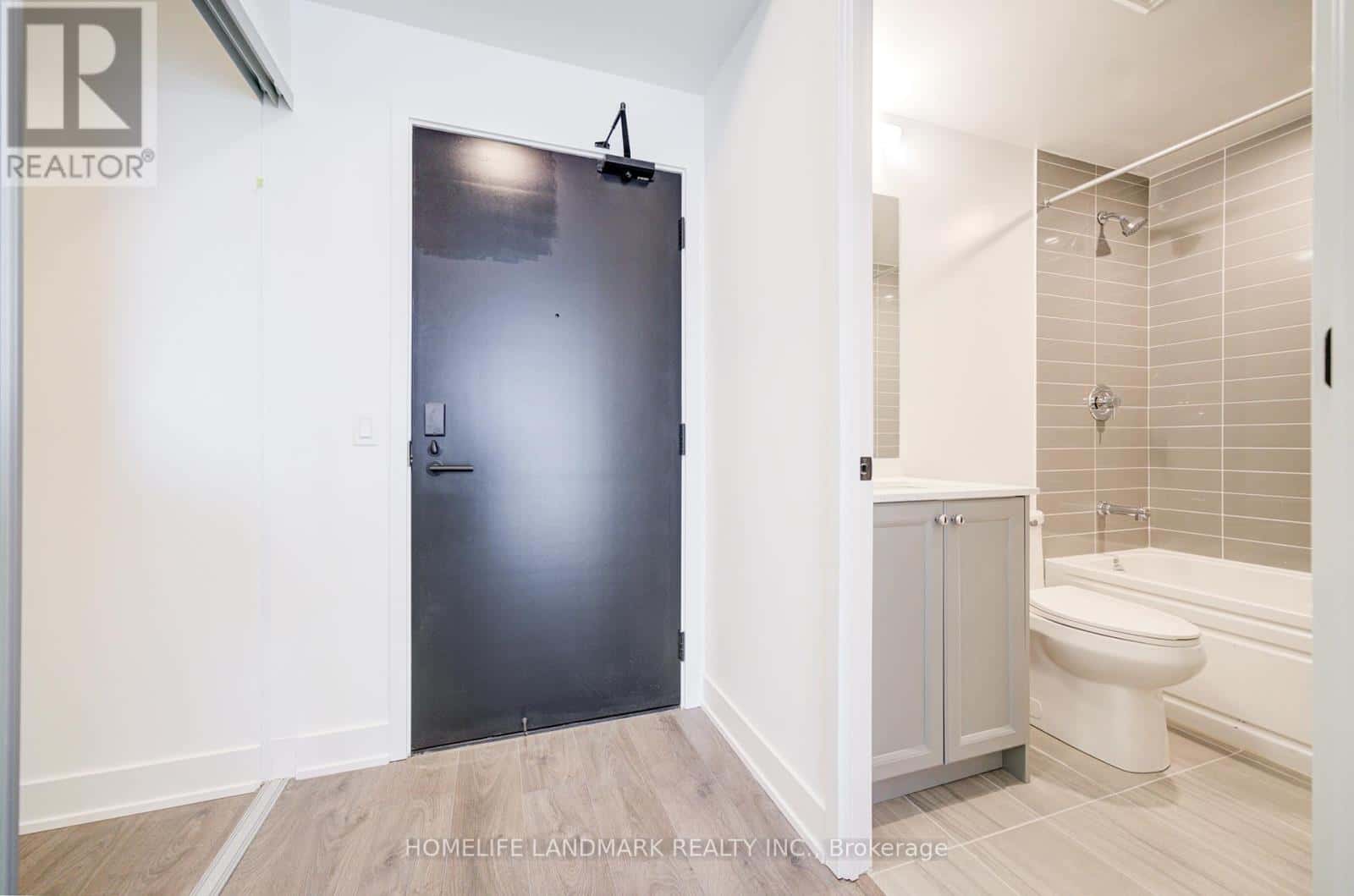 313 - 2333 KHALSA GATE — Oakville (WM Westmount), Ontario - Photo 3 of 41