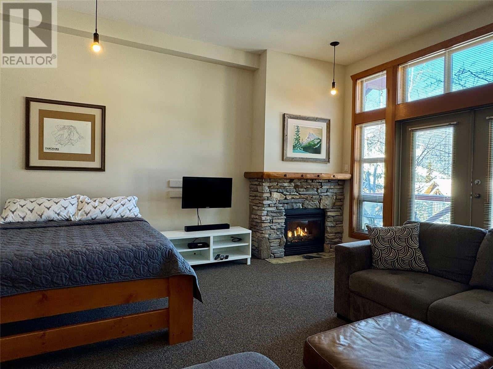 2080 Summit Drive Unit# 412 — Panorama, British Columbia - Photo 2 of 22