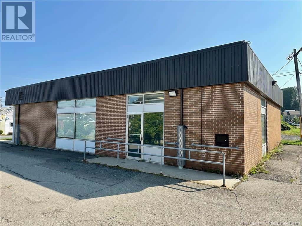 199 Main Street — Plaster Rock, New Brunswick - Photo 2 of 32