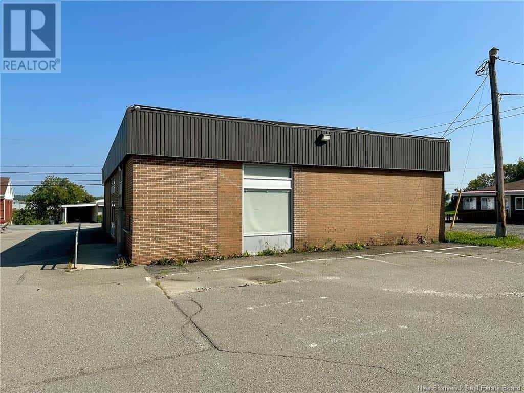 199 Main Street — Plaster Rock, New Brunswick - Photo 4 of 32