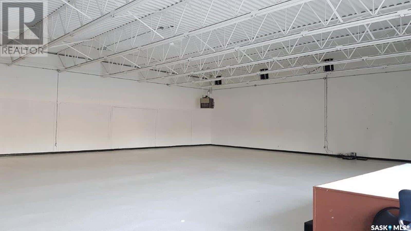 315 Centre STREET — Meadow Lake, Saskatchewan - Photo 4 of 14