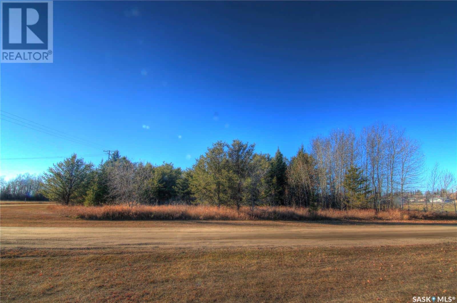 1 12th AVENUE W — Nipawin, Saskatchewan - Photo 2 of 12