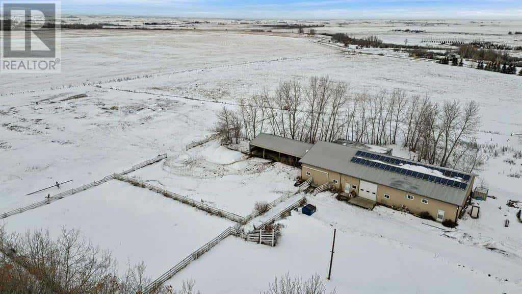 4;25;24;26 NE 244046 Range Road 251 — Rural Wheatland County, Alberta - Photo 5 of 7