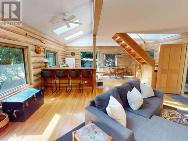 1580 VANCOUVER BLVD — Savary Island, British Columbia - Photo 3 of 61