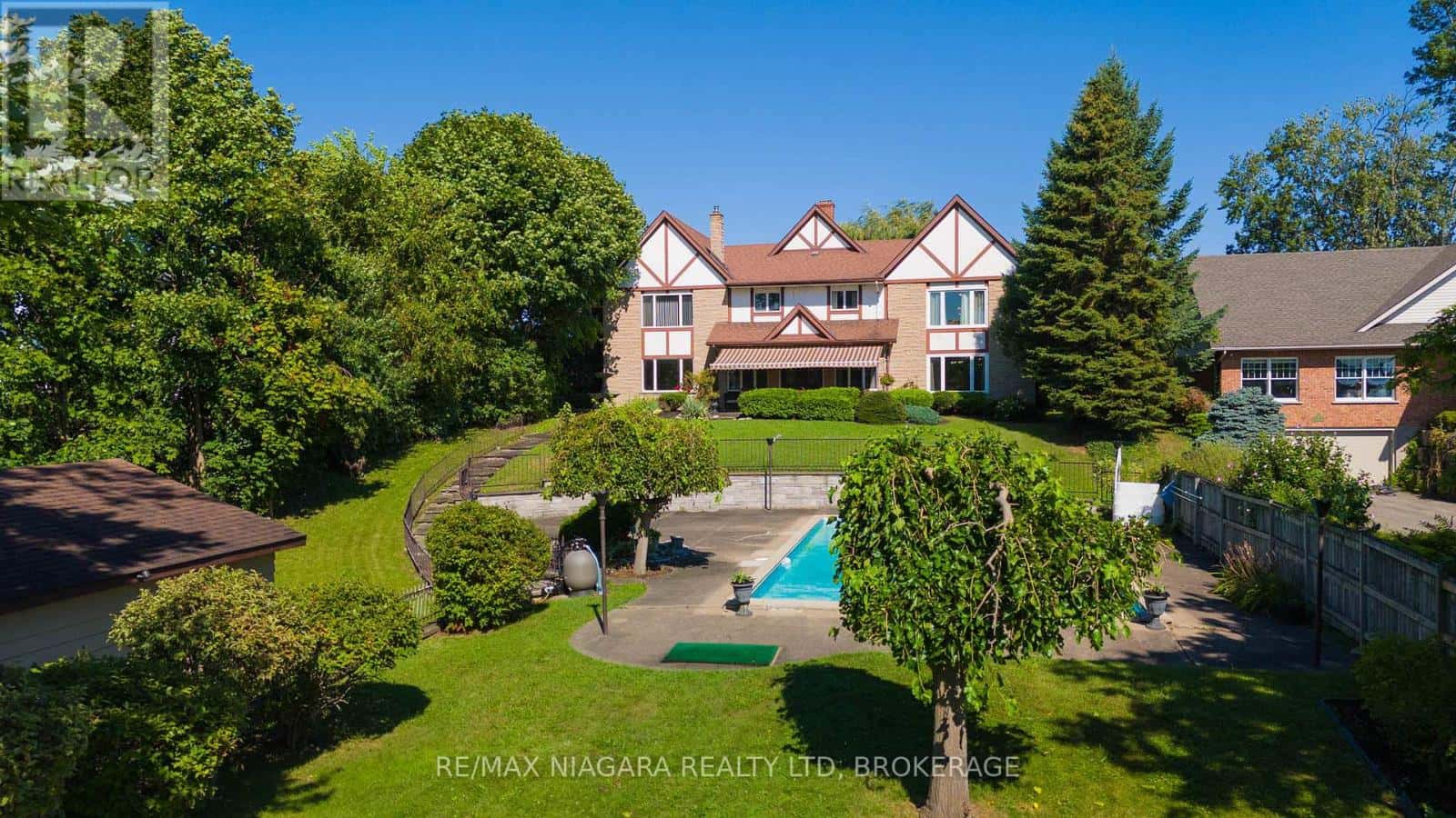 140 LAKESHORE ROAD — Fort Erie (Lakeshore), Ontario - Photo 2 of 47