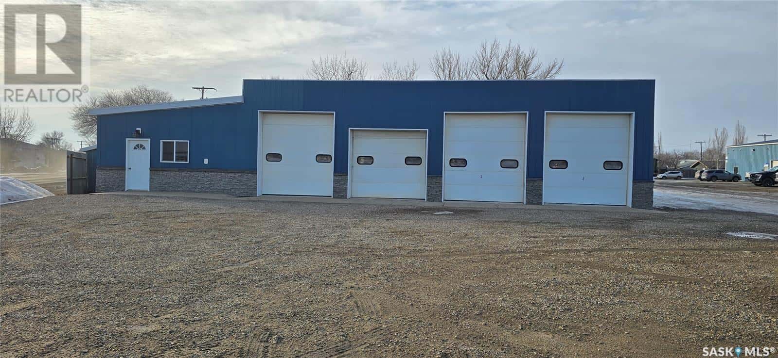 218 3rd STREET — Estevan, Saskatchewan - Photo 2 of 7