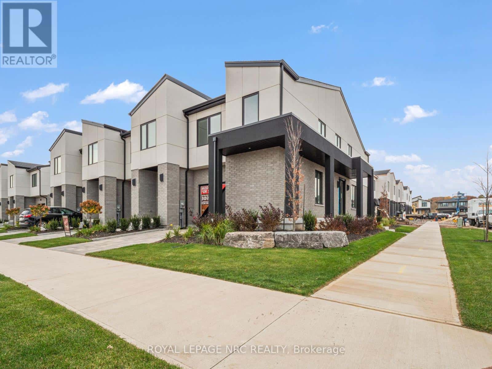 200 KLAGER AVENUE — Pelham (Fonthill), Ontario - Photo 2 of 37