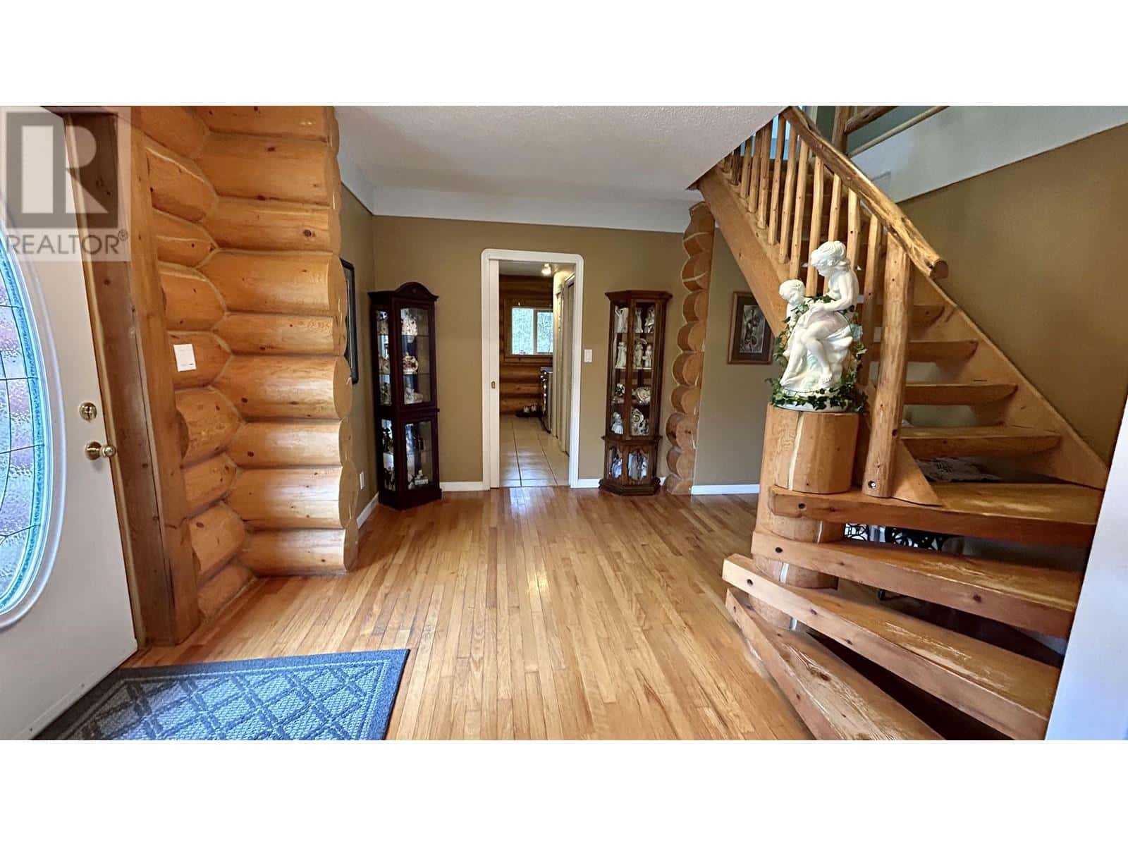 4906 KITWANGA DRIVE — 108 Mile Ranch, British Columbia - Photo 2 of 33