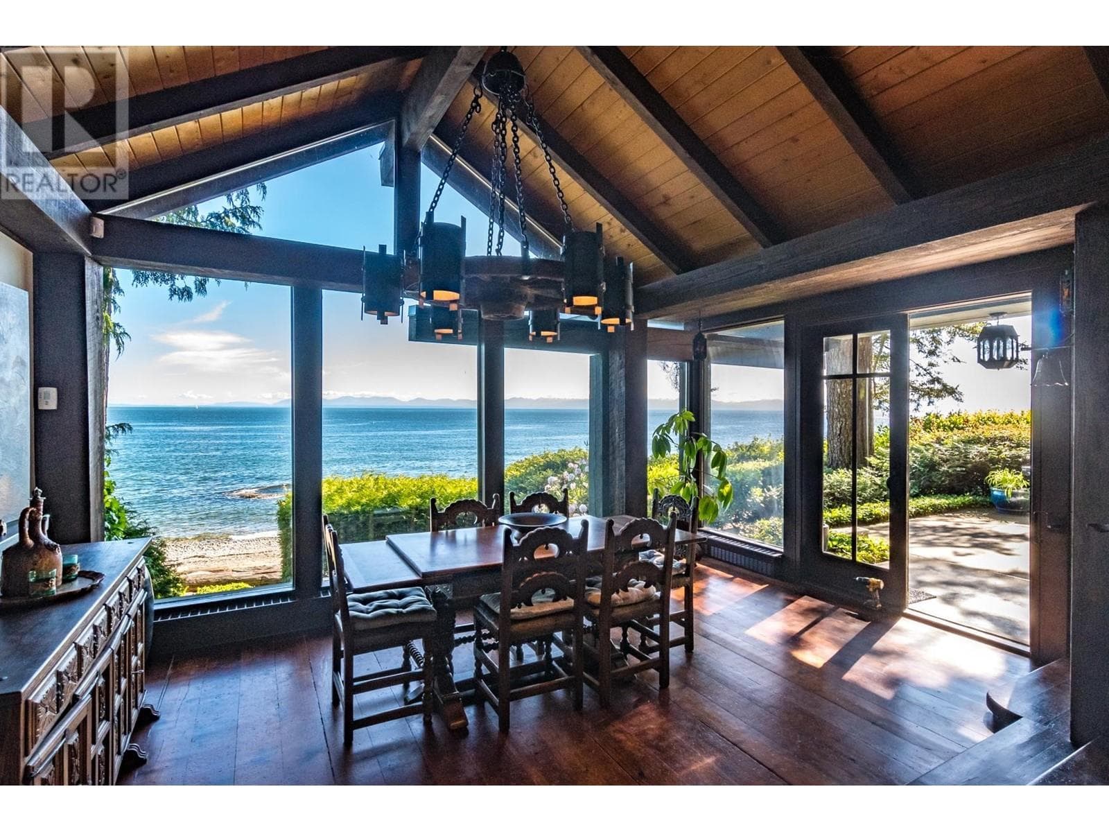 3581 BEACH AVENUE — Roberts Creek, British Columbia - Main photo