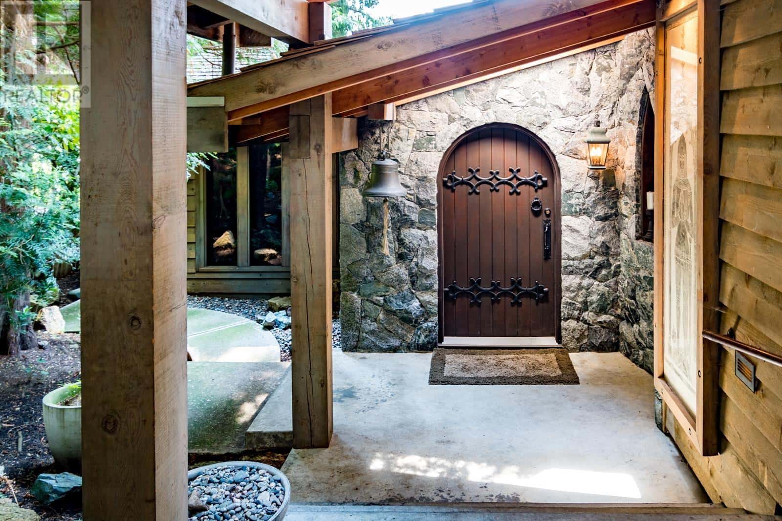 3581 BEACH AVENUE — Roberts Creek, British Columbia - Photo 5 of 40