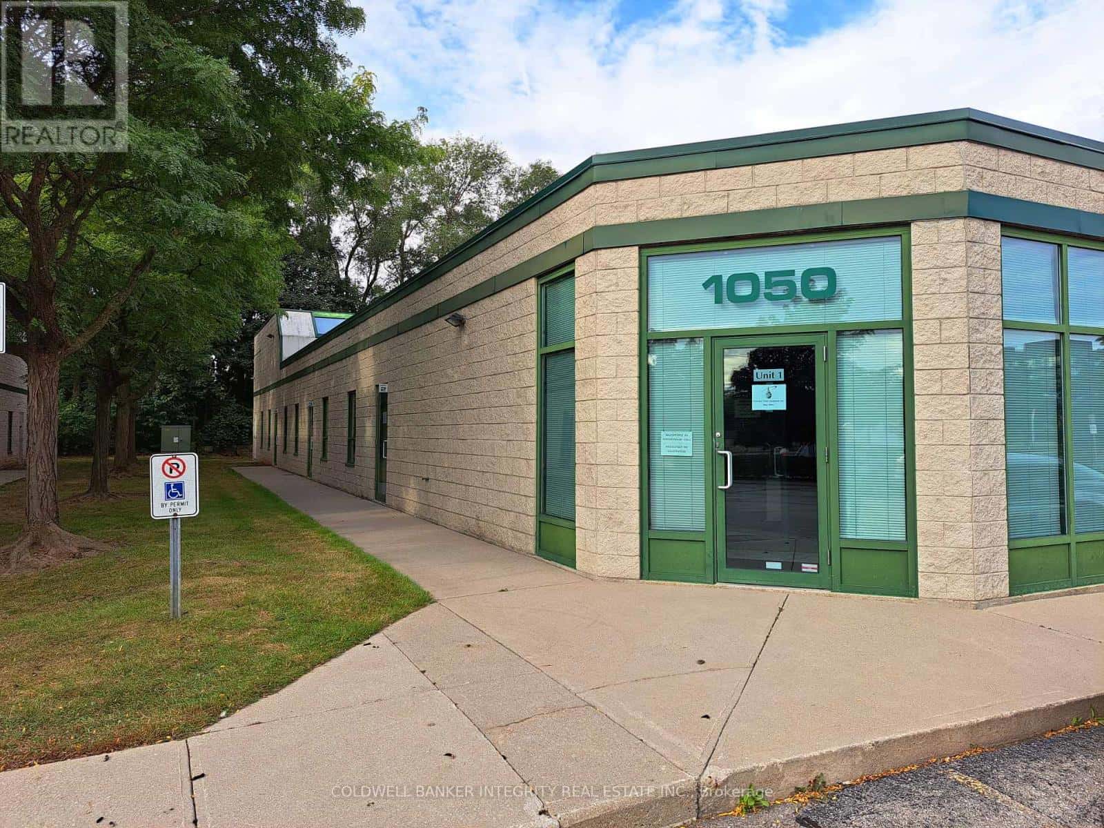 1-4 - 1050 COOKE BOULEVARD — Burlington (LaSalle), Ontario - Photo 2 of 34