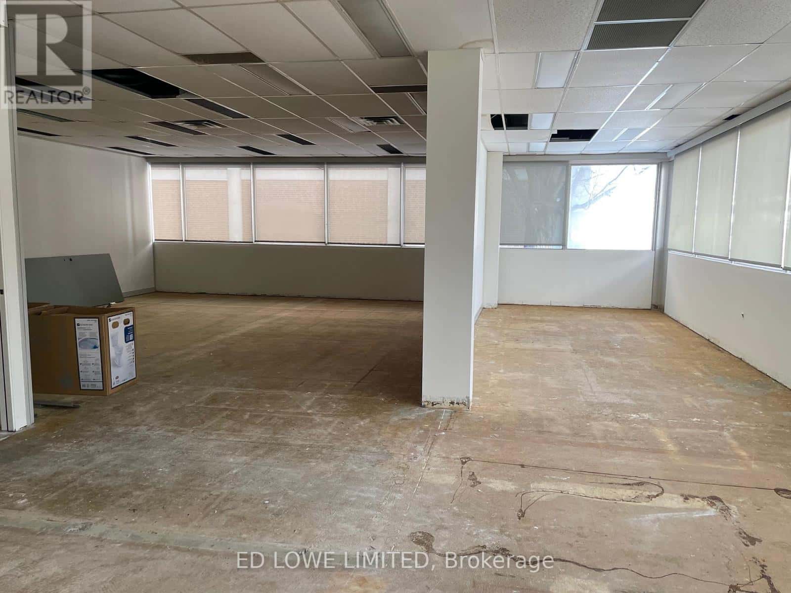 200 - 136 BAYFIELD STREET — Barrie (City Centre), Ontario - Photo 2 of 9