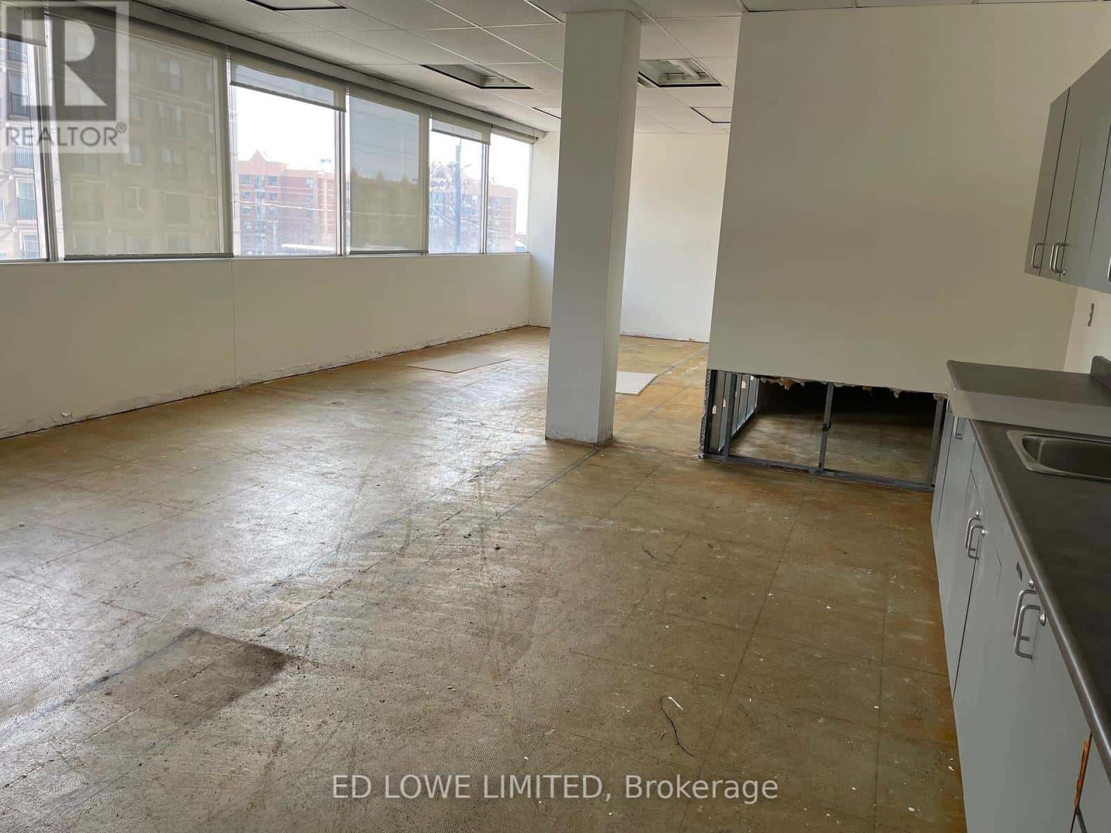 200 - 136 BAYFIELD STREET — Barrie (City Centre), Ontario - Photo 3 of 9