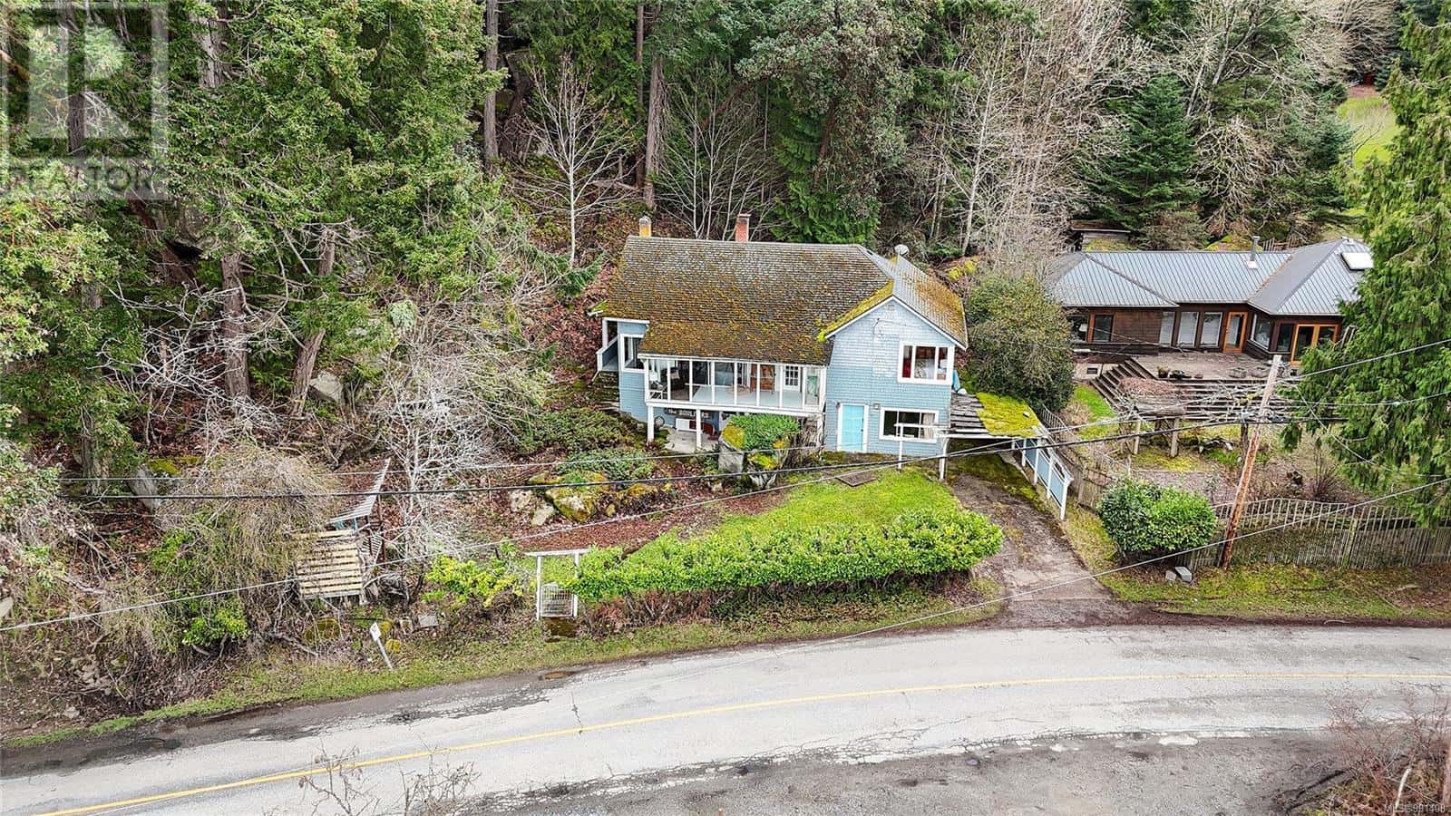 348 Georgina Point Rd — Mayne Island, British Columbia - Photo 3 of 55