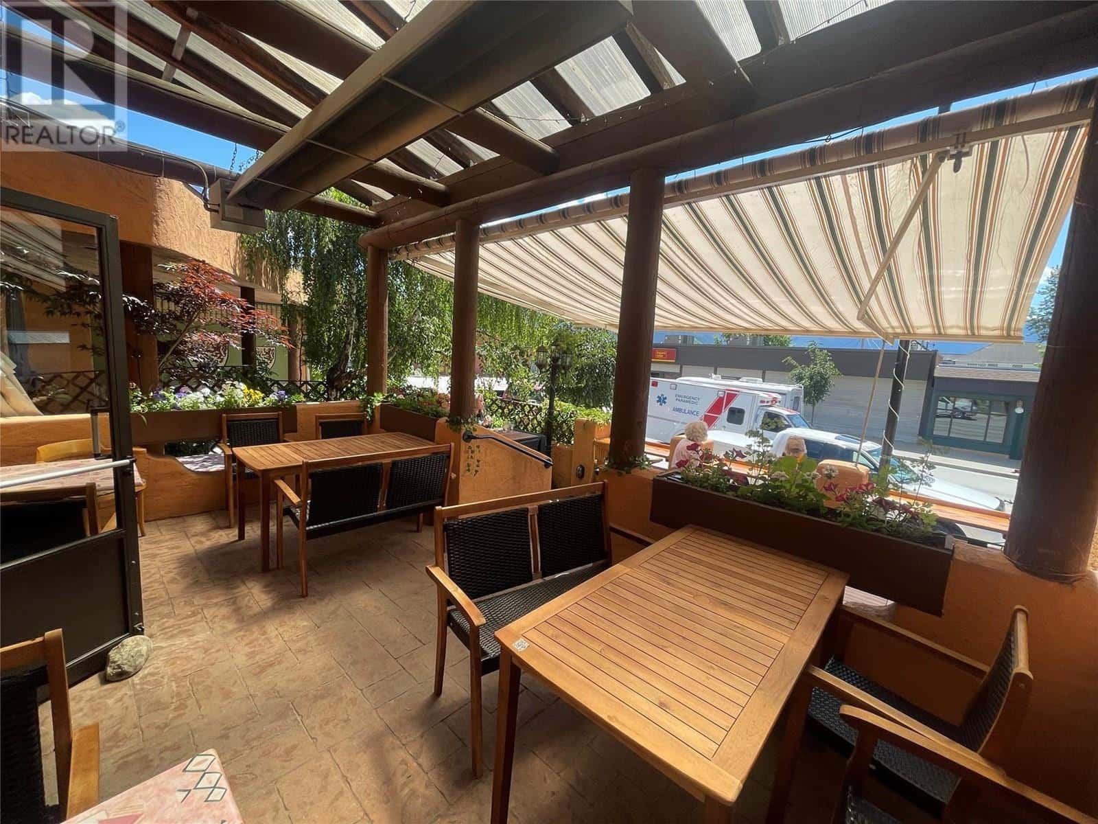 401 Broadway Street — Nakusp, British Columbia - Photo 4 of 47