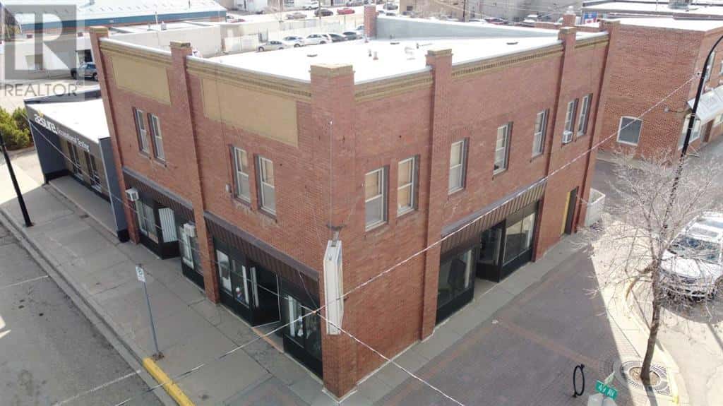 4820 49 Avenue — Lloydminster, Saskatchewan - Photo 4 of 8