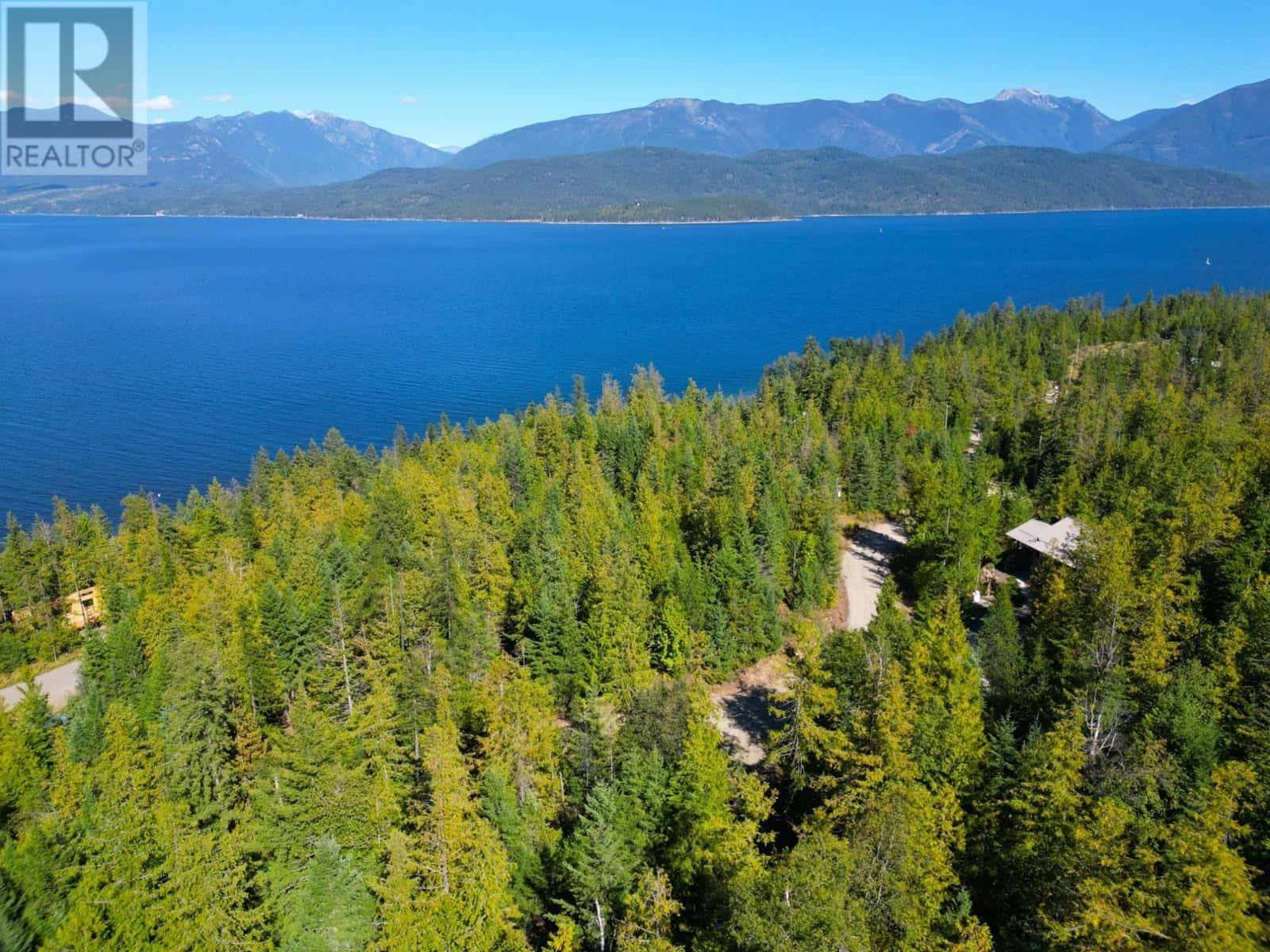 434 LEXINGTON Avenue — Procter, British Columbia - Photo 2 of 46