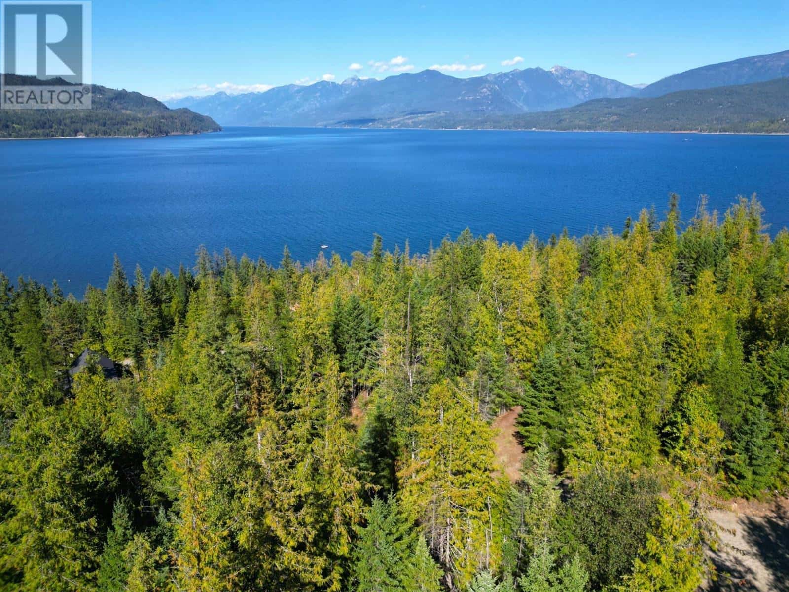 434 LEXINGTON Avenue — Procter, British Columbia - Photo 3 of 46