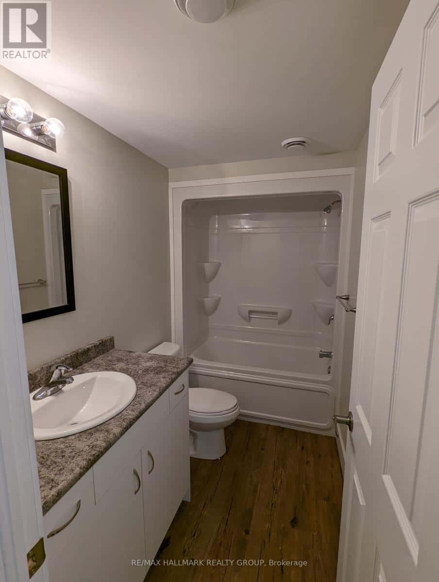 100 WELLAND STREET — Perth, Ontario - Photo 4 of 7