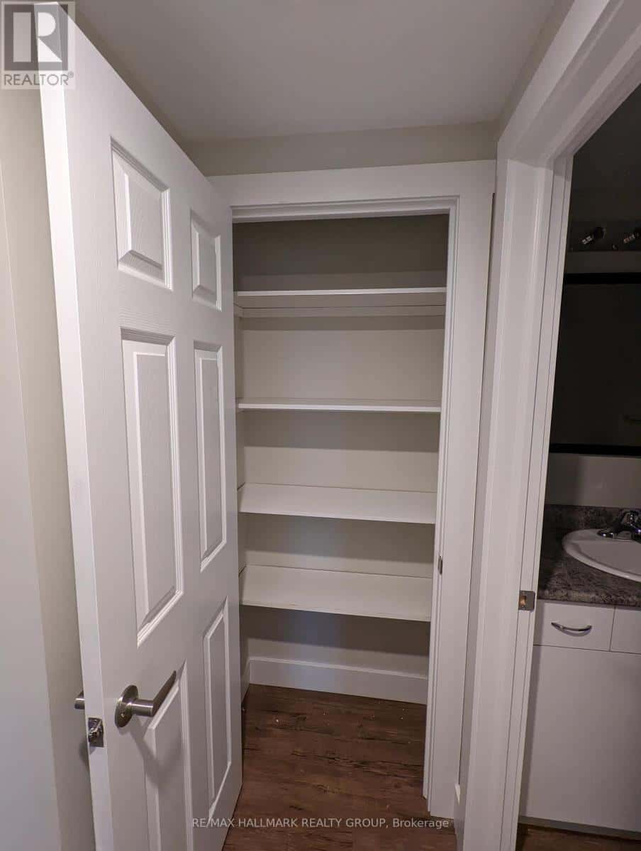 100 WELLAND STREET — Perth, Ontario - Photo 5 of 7