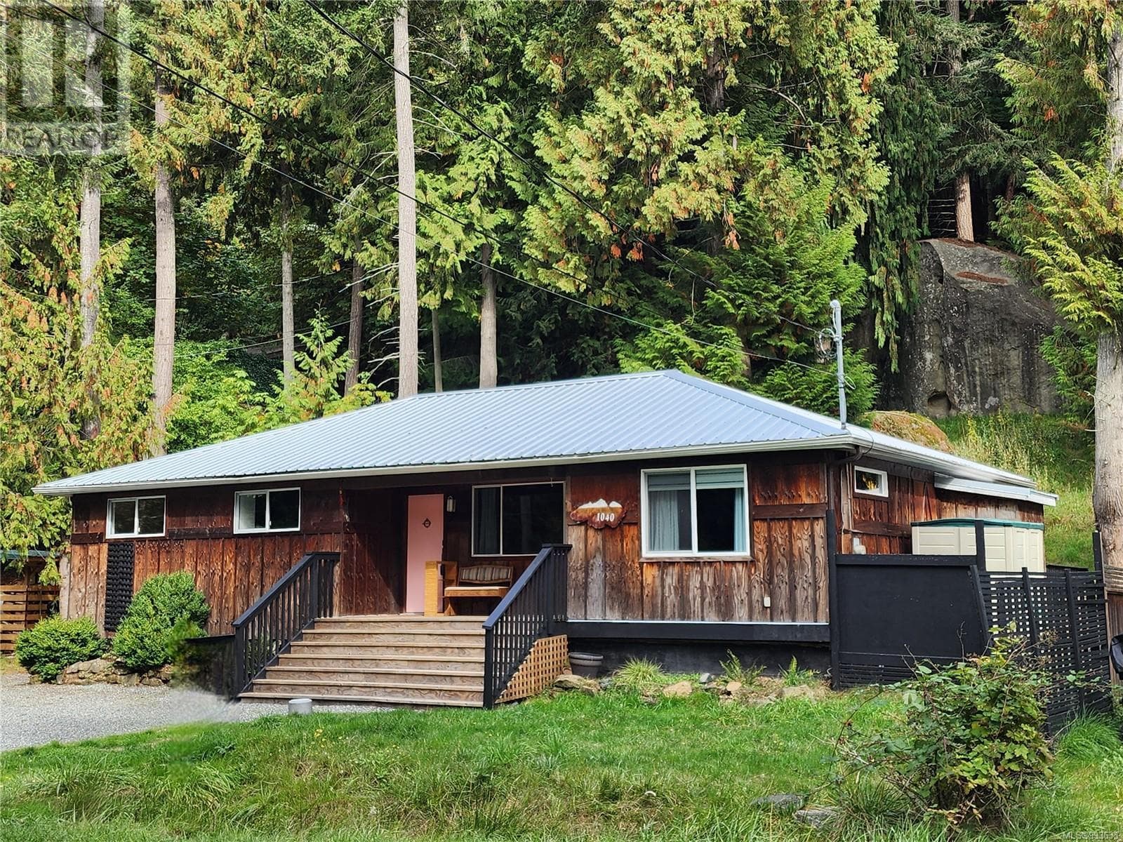 1040 Harrison Way — Gabriola Island, British Columbia - Main photo