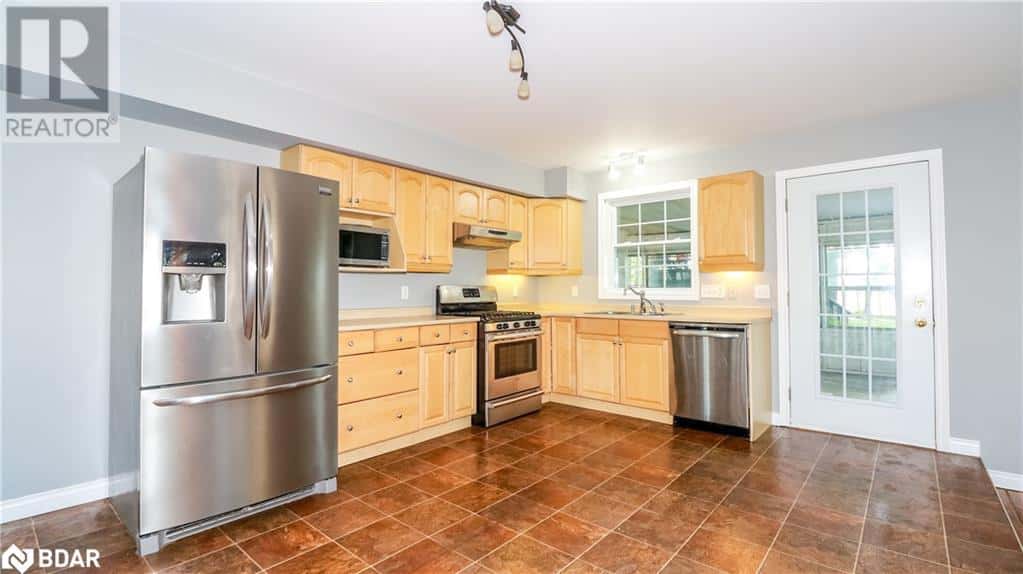 791 HORSESHOE VALLEY Road E — Coldwater, Ontario - Photo 4 of 27