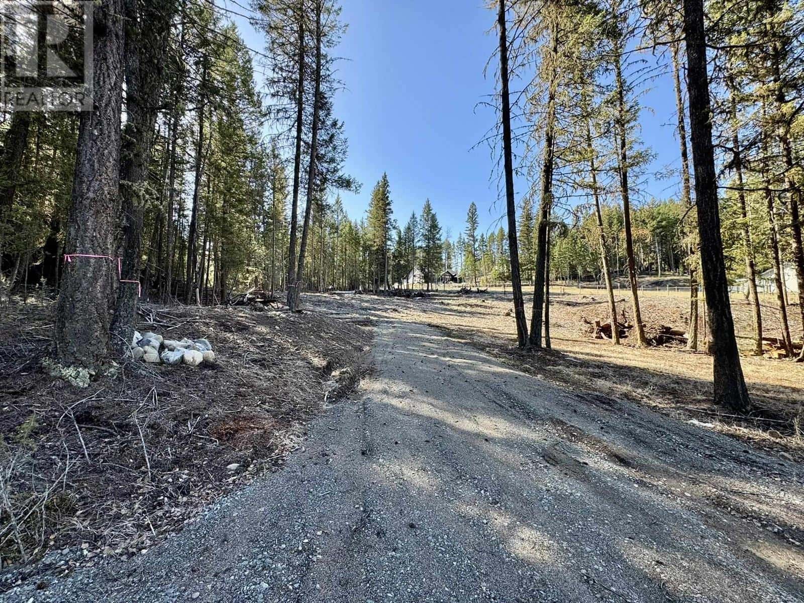 5218 KALLUM DRIVE — 108 Mile Ranch, British Columbia - Photo 2 of 13