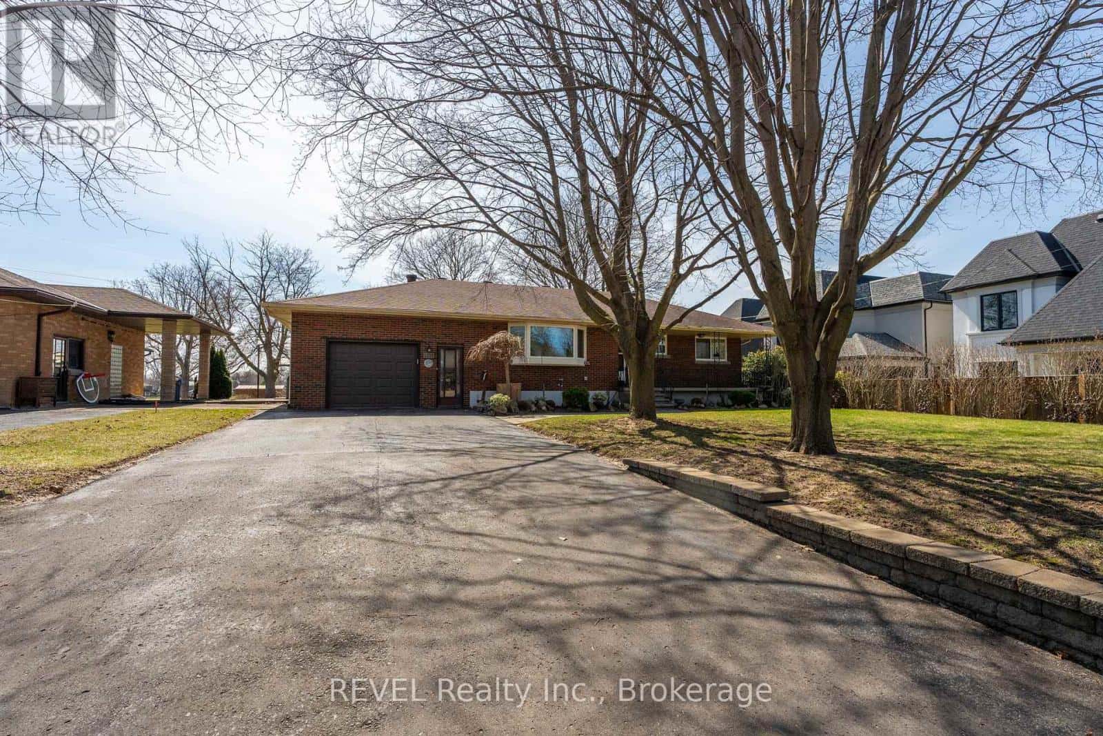 6398 MOUNTAIN ROAD — Niagara Falls (Stamford), Ontario - Photo 2 of 44