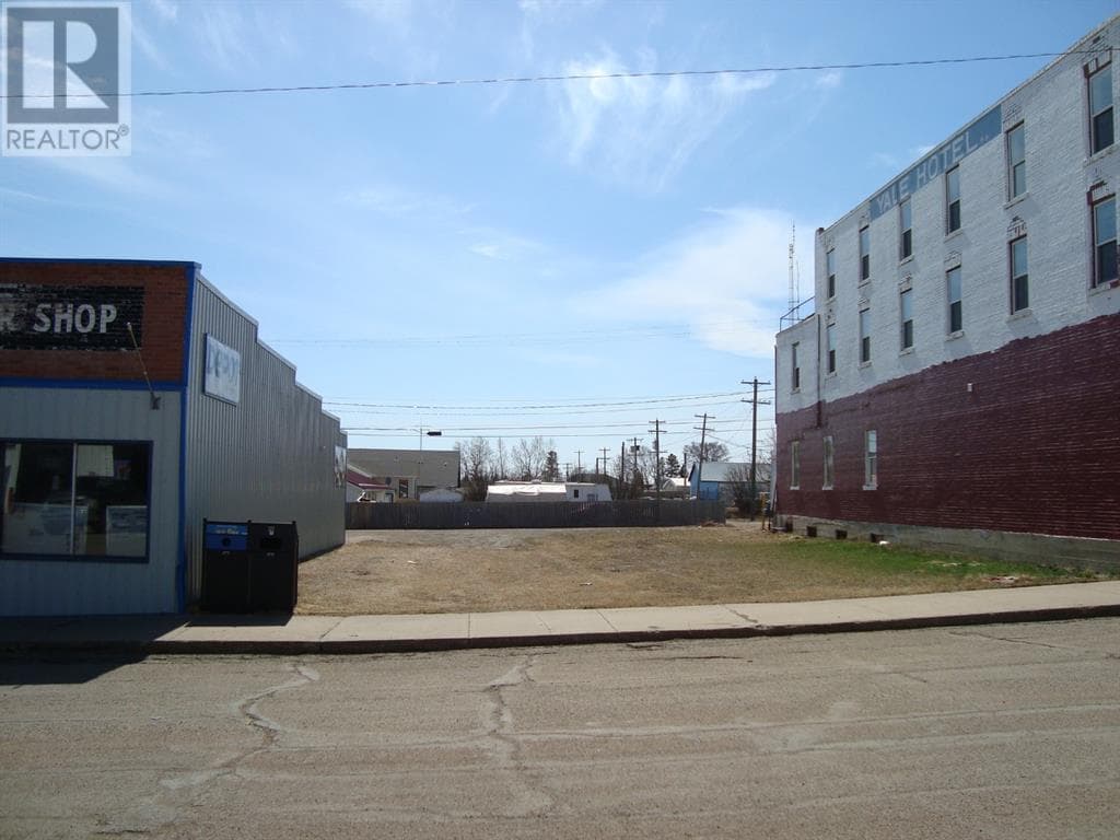 207,209 Main Street — Trochu, Alberta - Main photo