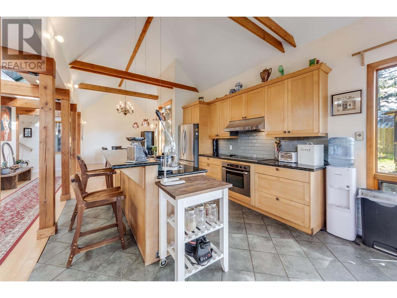 269 DAVID ROAD — Bowen Island, British Columbia - Photo 5 of 40