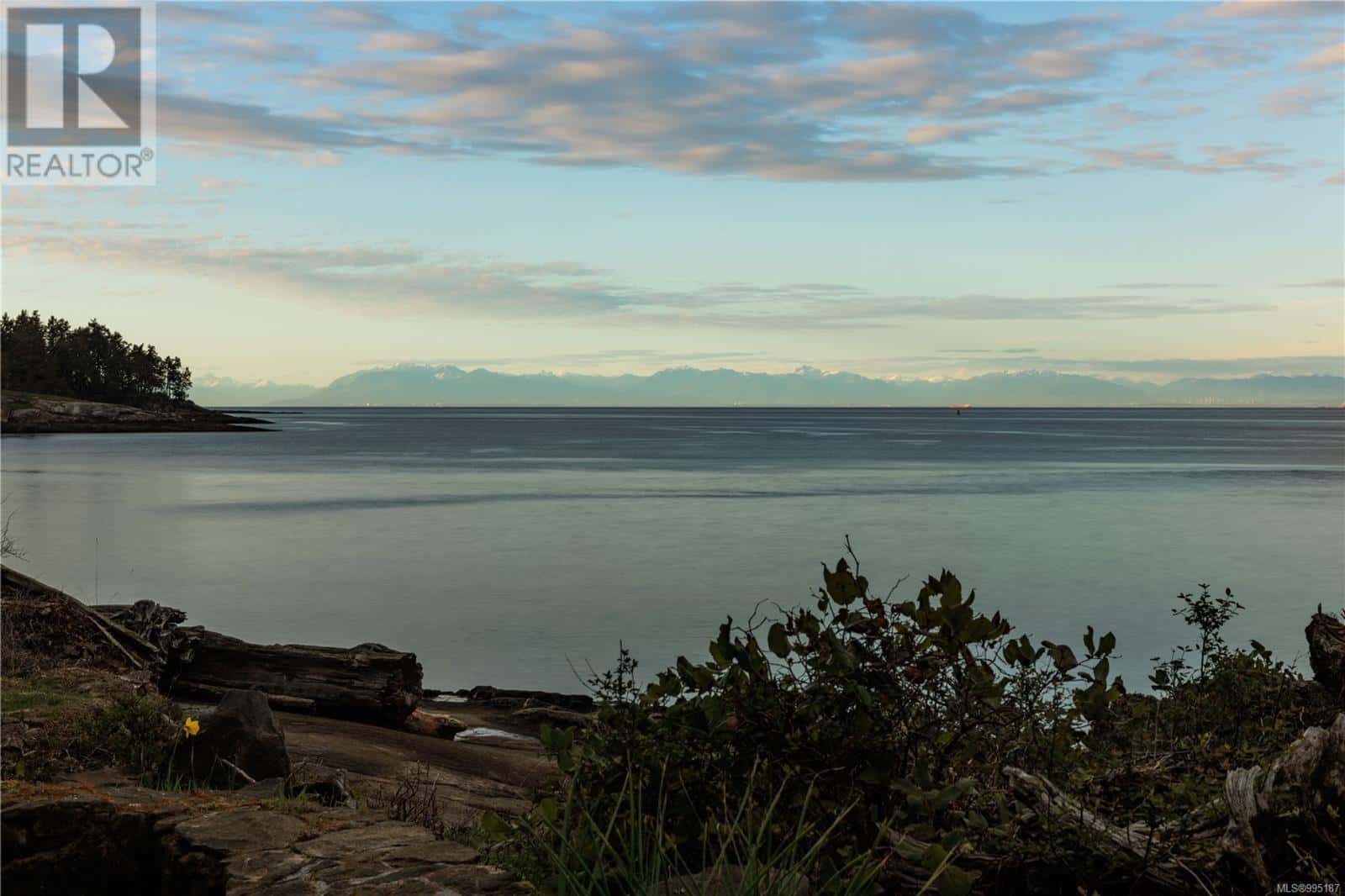 281 Bellhouse Rd — Galiano Island, British Columbia - Photo 3 of 39