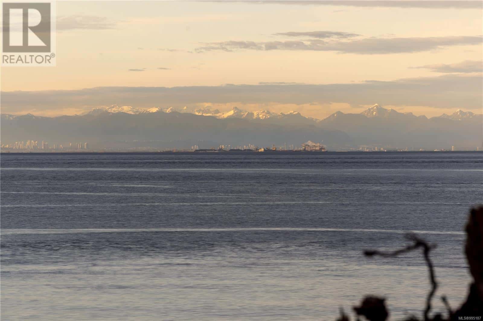 281 Bellhouse Rd — Galiano Island, British Columbia - Photo 5 of 39