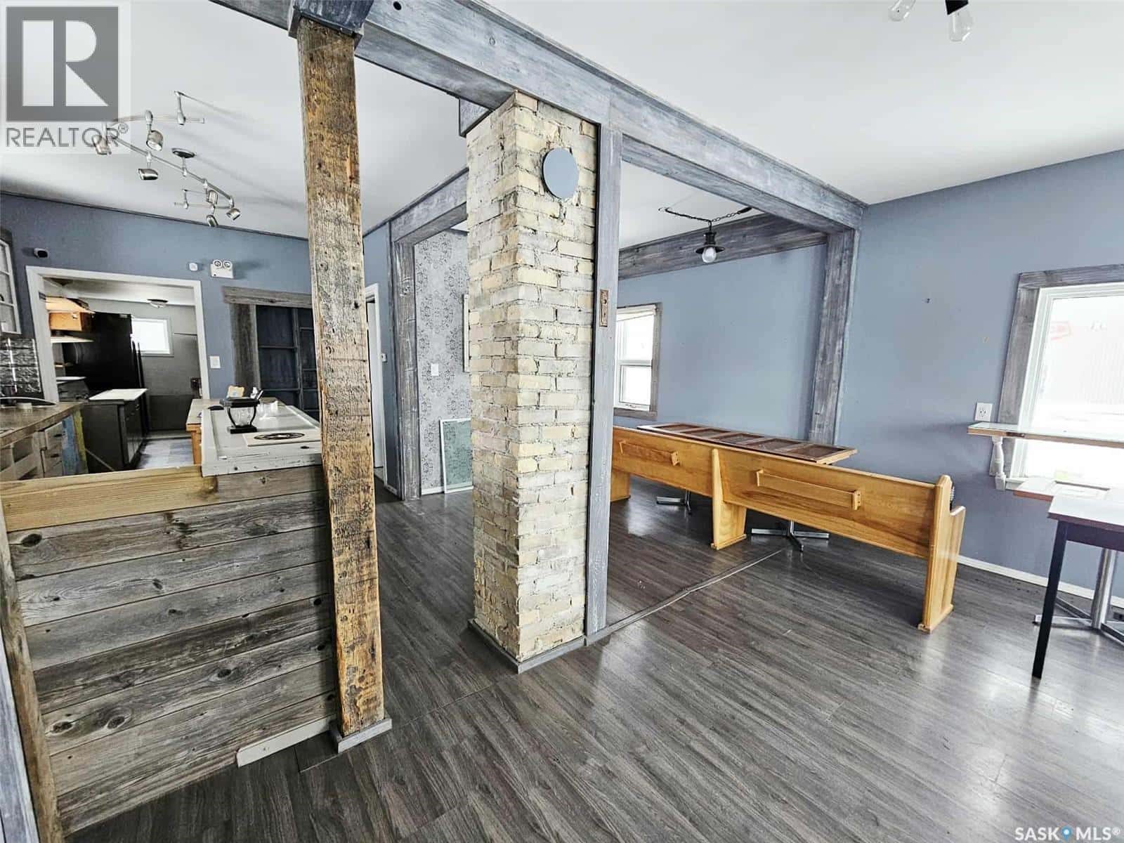 702 Main STREET — Broadview, Saskatchewan - Photo 5 of 43