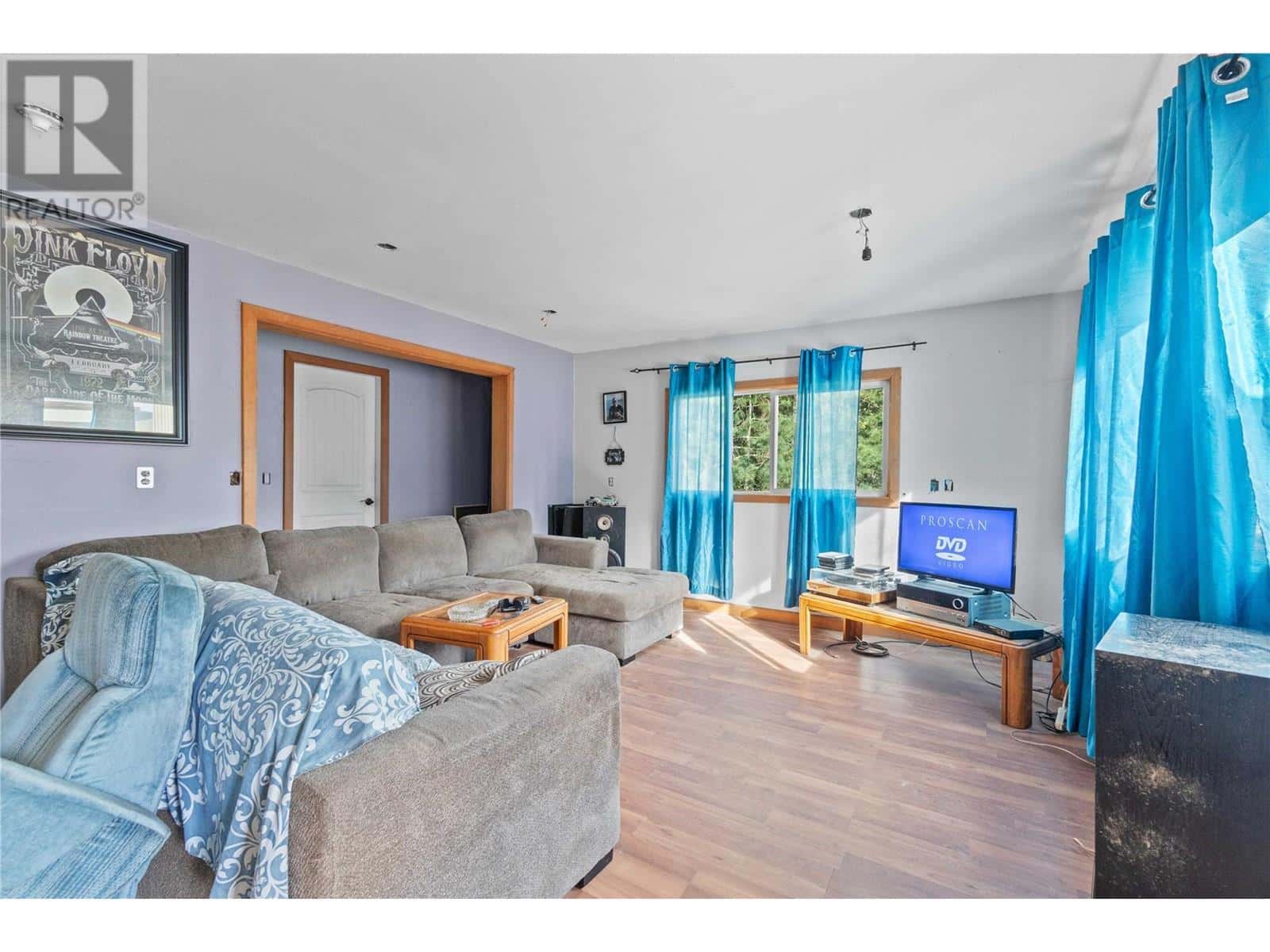 3354 Oxbow Frontage Road — Malakwa, British Columbia - Photo 5 of 51