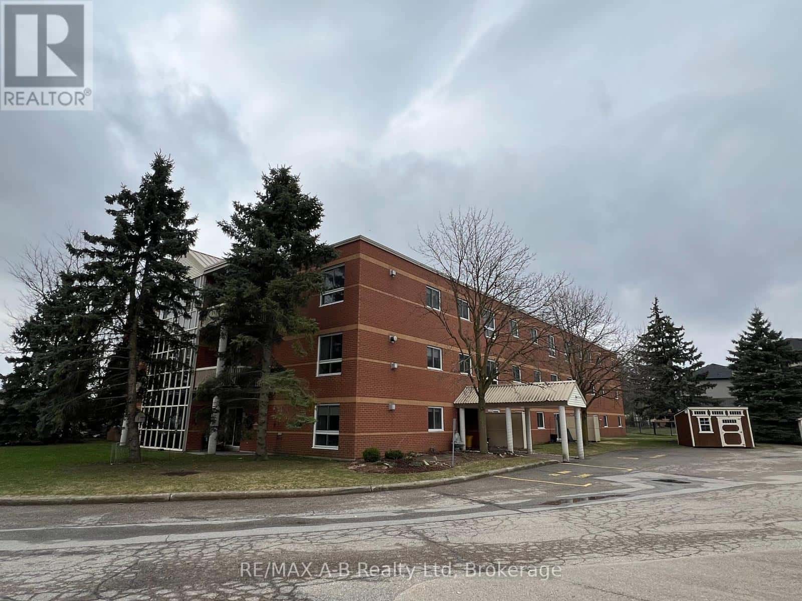 103 - 199 HOPE STREET EAST STREET E — East Zorra-Tavistock (Tavistock), Ontario - Photo 2 of 31