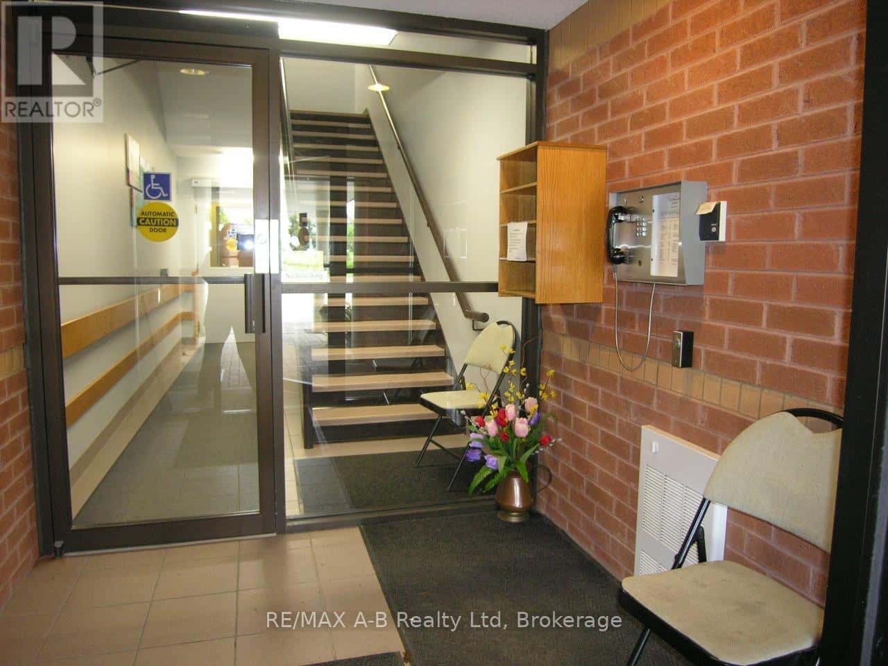 103 - 199 HOPE STREET EAST STREET E — East Zorra-Tavistock (Tavistock), Ontario - Photo 3 of 31