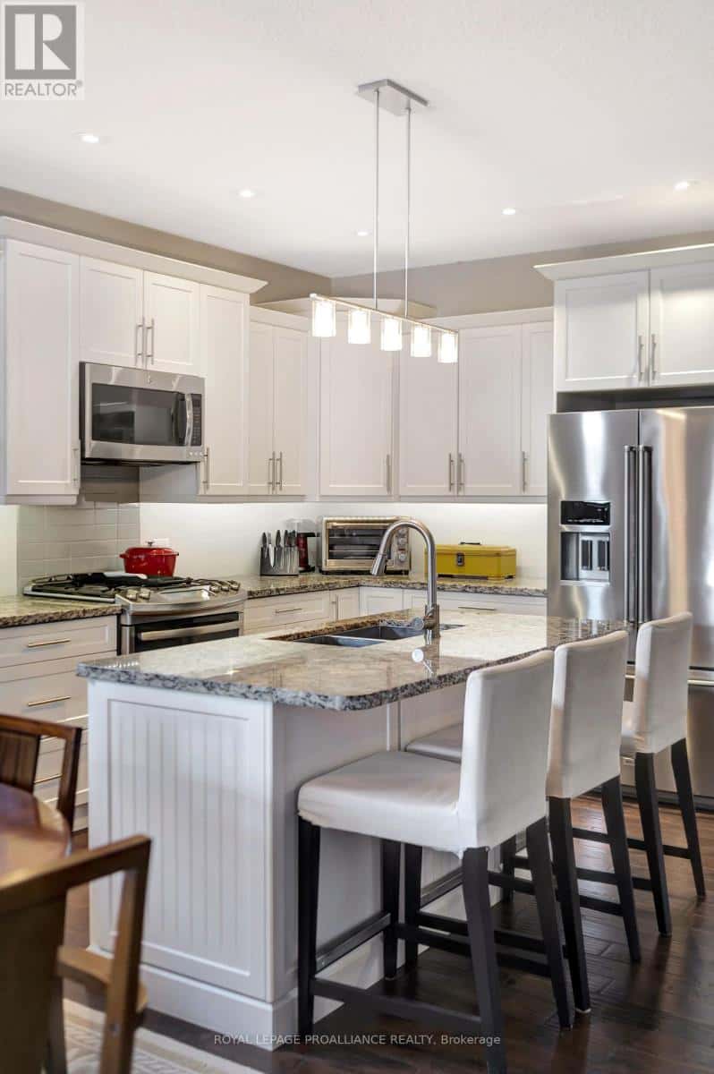 39 OWEN STREET — Prince Edward County (Hallowell Ward), Ontario - Photo 5 of 31