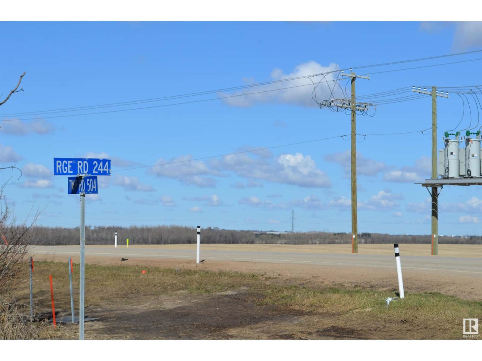 Hwy 625 & RR 244 — Rural Leduc County, Alberta - Photo 3 of 9
