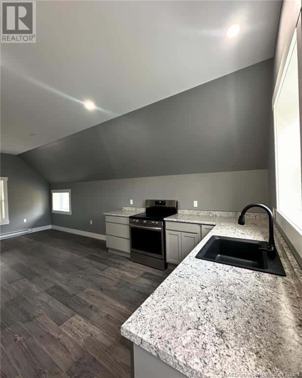 176-178 Park Street — Sussex, New Brunswick - Photo 4 of 20