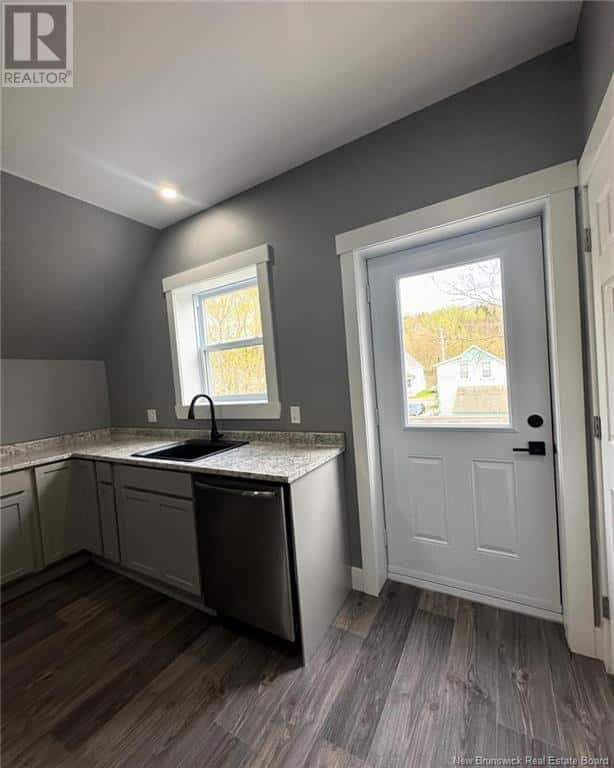 176-178 Park Street — Sussex, New Brunswick - Photo 5 of 20